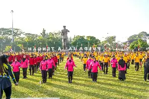 Ribuan Personel dan Keluarga Besar Polda Jateng Rayakan HUT Bhayangkara ke-80 dengan Olahraga Bersama