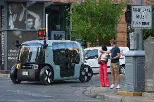 Lampu Hijau Robotaxi Zoox di AS dan Urgensi Regulasi Teknologi Adaptif bagi Indonesia