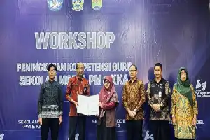 Dorong Pendidikan Inklusif, SLB Negeri Gedangan Bekali Guru dengan Teknologi AI dan Koding