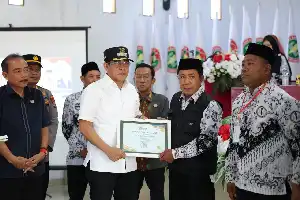 Bupati Parimo Minta Guru Adaptasi Teknologi AI dan Dampingi Penggunaan Gawai Anak