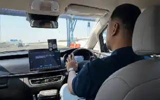 Menguji Ketangguhan Teknologi Dual Mode BYD M6 di Jalur Surabaya-Prigen