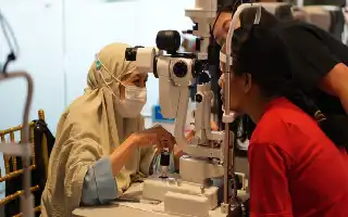 Siloam Hospitals Surabaya Gelar Operasi Katarak Gratis bagi 86 Warga