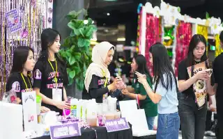 Mahasiswa Baru UC Surabaya Dilatih Kelola Bisnis Digital Berbasis Data dalam Selling Day OWeek 2026