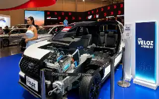 Menjawab Tantangan Harga BBM, Teknologi Hybrid Toyota Tawarkan Solusi Efisiensi Nyata di Indonesia