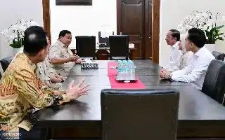 Ekonom INDEF: Safari Politik Jokowi Ancam Stabilitas Ekonomi dan Pemerintahan Nasional
