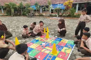 Atasi Stres Ekonomi Keluarga, Akademisi UMBY Latih Kader PKK Gunungkidul Lewat Permainan Edukatif