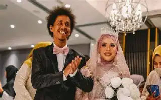 Hujan Tak Surutkan Semangat, 10 Ribu Pengunjung Padati Konser Raim Laode di PRSU 2026