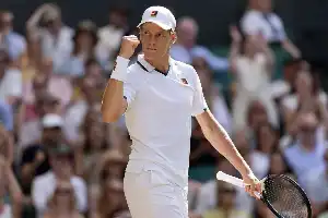 Jannik Sinner Melaju ke Final Wimbledon Usai Tundukkan Novak Djokovic