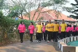 Polres Purwakarta Gelar Olahraga Bersama Sambut Hari Bhayangkara ke-80, Perkuat Kekompakan Antar Personel
