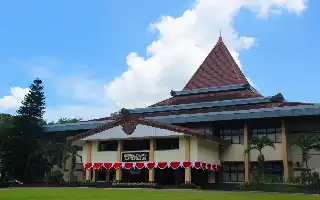 Tim Hibah UNS Edukasi Siswa SMA soal Literasi dan Pemanfaatan AI yang Bertanggung Jawab