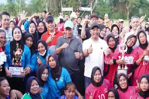Tim Pagar Merbau Sabet Gelar Juara Festival Bola Kasti Ibu-Ibu 2026