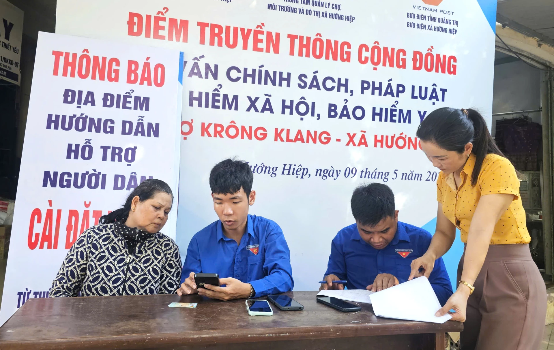 Akselerasi Digitalisasi: Upaya Komune Huong Hiep Permudah Layanan Publik Berbasis VNeID