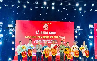 Pererat Hubungan Diplomatik, Kepolisian Hue dan Empat Provinsi Laos Gelar Pertukaran Budaya dan Olahraga