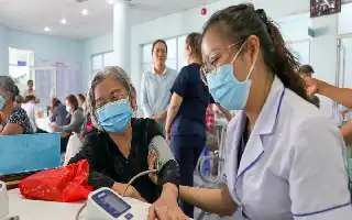 Transformasi Layanan Kesehatan, Warga Kota Ho Chi Minh Kini Bebas Pilih Lokasi Pemeriksaan Gratis