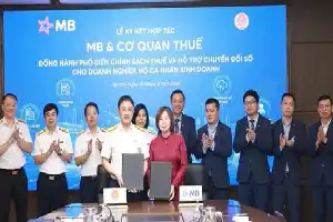Dorong Transformasi Digital, MB Jalin Kerja Sama dengan Otoritas Pajak Dukung Pelaku Usaha di Hanoi
