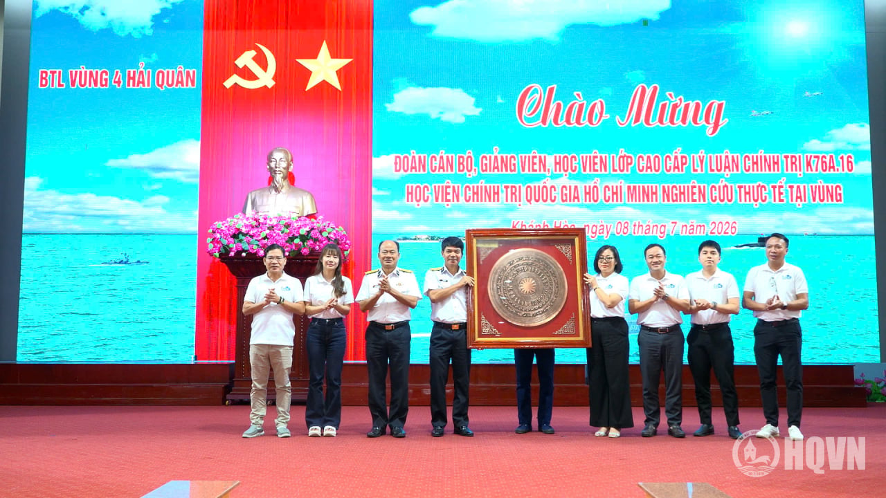 Perkuat Wawasan Pertahanan, Akademi Ilmu Politik Nasional Ho Chi Minh Kunjungi Wilayah 4 Angkatan Laut