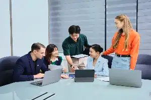Tantangan Integrasi Sistem Jadi Hambatan Utama Adopsi AI Skala Besar di Perusahaan