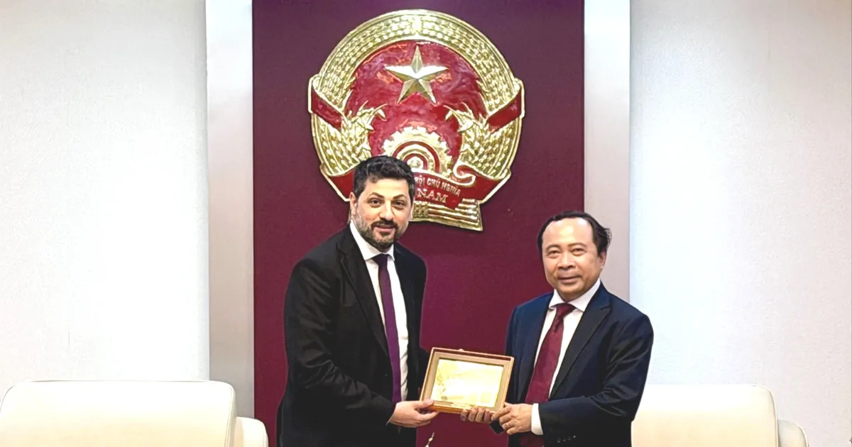 Vietnam Perkuat Kemitraan Strategis dengan WEF Fokus pada Ekosistem AI dan Semikonduktor