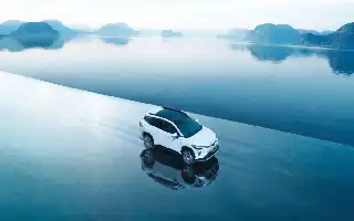 Sentuhan Baru Toyota Corolla Cross: Kombinasi Efisiensi Hybrid dan Fitur Keselamatan Mutakhir