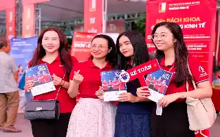 Universitas Sains dan Teknologi Hanoi Luncurkan Program Akuntansi Berbasis AI dengan Durasi Akselerasi