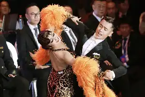 Cetak Prestasi Membanggakan, Atlet Dansa Binaan Chi Anh Raih Dua Emas di Kejuaraan Asia