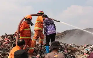 Efektivitas Pemadaman TPA Jatiwaringin: Titik Panas Berhasil Ditekan di Bawah 4 Persen