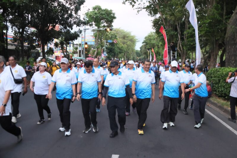 Polda Bali Gelar Olahraga Bersama dan Jalan Santai di Lapangan Renon, Rangkaian Peringatan HUT Bhayangkara ke-80