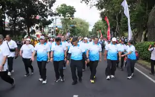 Polda Bali Gelar Olahraga Bersama dan Jalan Santai di Lapangan Renon, Rangkaian Peringatan HUT Bhayangkara ke-80