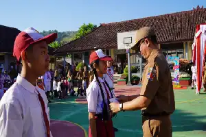 Disdikpora Buleleng Evaluasi 82 Sekolah Kritis Murid Baru, Opsi Regrouping Disiapkan