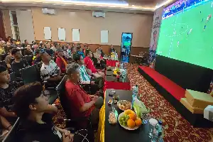 Lewat Nobar Semifinal Piala Dunia 2026, Bambang Haryo Kampanyekan Gaya Hidup Sehat di Surabaya