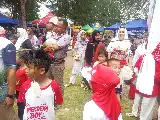 Pesta Rakyat HUT RI ke-81 di Pantai Piwang, Bupati Natuna Cen Sui Lan Membaur Bersama Warga