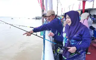 Semarakkan Hari Jadi Tanjab Barat, Ratusan Peserta Ramaikan Turnamen Mancing di WFC Kuala Tungkal