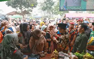 Pesta Rakyat Ciparay Sajikan Khitan Massal 64 Anak, Cek Kesehatan Gratis, hingga 3.000 Voucher Belanja