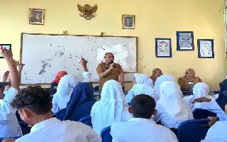 Diskominfo Makassar Edukasi Siswa di Kepulauan Terluar Terkait Pemanfaatan Teknologi Secara Aman