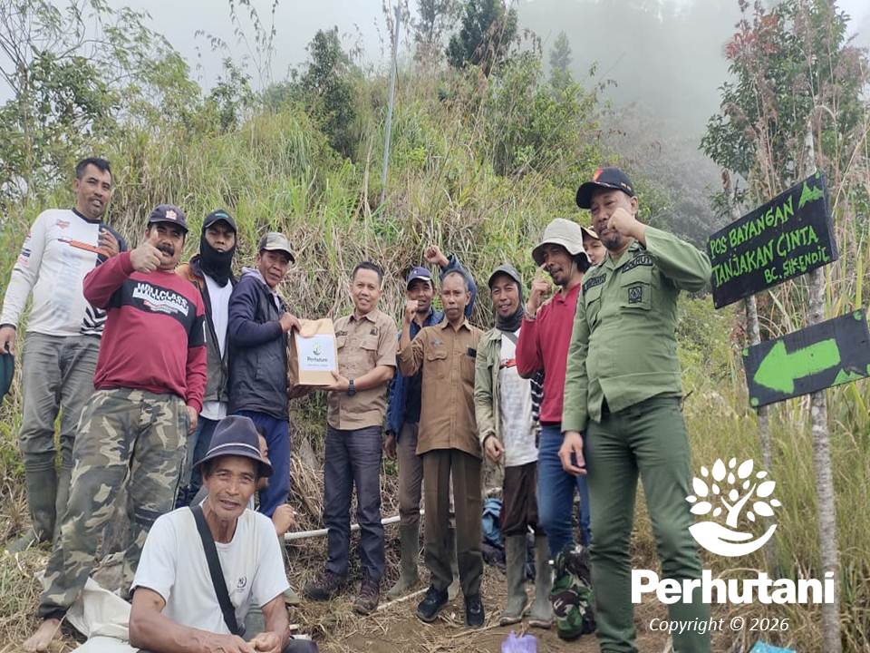 Perhutani dan Masyarakat Bersinergi Cegah Kebakaran Hutan di Jalur Pendakian Gunung Sikendil Temanggung