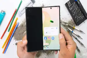 Uji Ketahanan Ekstrem: Layar Utama Samsung Galaxy Z Fold 8 Ultra Alami Kerusakan Permanen