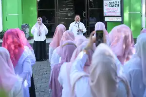 Pimpin Apel 'Rabu Menyapa', Sekda Ternate Tekankan Penguatan Solidaritas dan Layanan Proaktif di Sektor Kesehatan