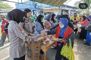 Peduli Sesama, Polres Kutai Kartanegara Gelar Aksi Sosial Warung Berkah dan Layanan Kesehatan Gratis
