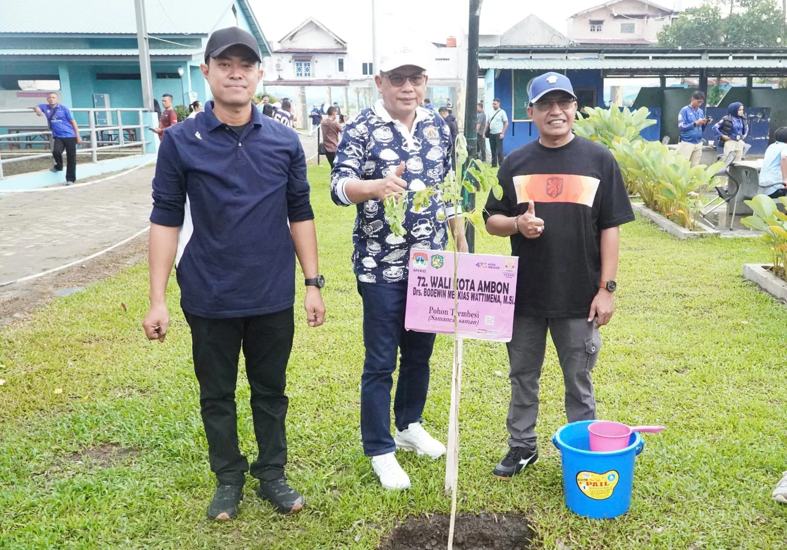 Aksi Penghijauan di Rakernas APEKSI: Wali Kota Ambon Tanam Trembesi untuk Masa Depan Kota