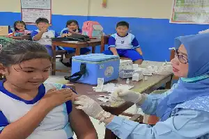 Upaya Cegah Kanker Serviks dan Campak, SD Santa Theresia 1 Pangkalpinang Gelar Imunisasi Massal