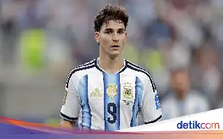 Aguero Bela Keinginan Julian Alvarez Hengkang dari Atletico Madrid