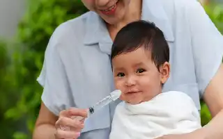 Panduan Lengkap Cuci Hidung Bayi: Cara Aman, Manfaat, hingga Risiko yang Perlu Diwaspadai