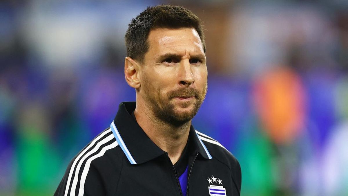 Aksi Santai Lionel Messi Saat Menjalani Pemeriksaan Ketat di Bandara Amerika Serikat