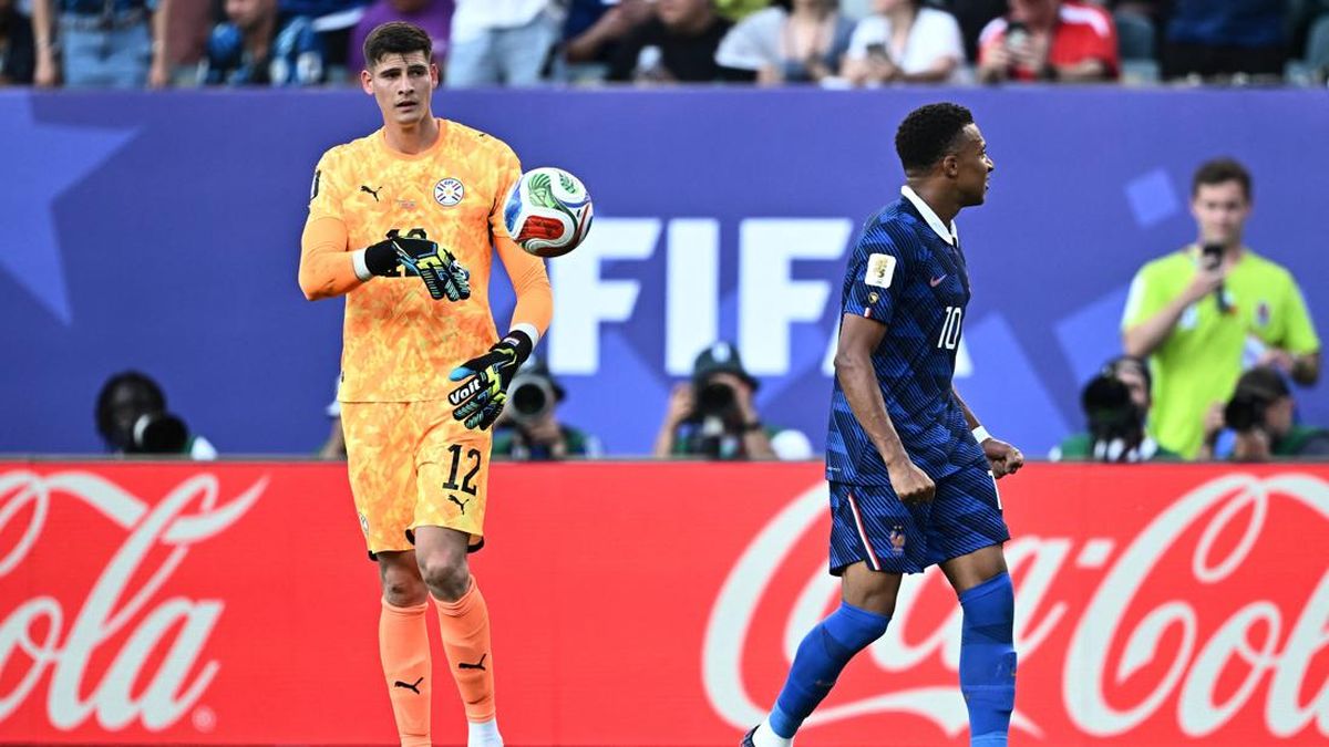 Aksi Kontroversial Kylian Mbappe Picu Insiden Lempar Bola di Piala Dunia 2026