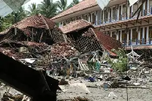 Kilas Balik 20 Tahun Tsunami Pangandaran: Menganalisis Bahaya 'Tsunami Earthquake' di Selatan Jawa