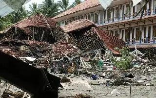 Kilas Balik 20 Tahun Tsunami Pangandaran: Menganalisis Bahaya 'Tsunami Earthquake' di Selatan Jawa