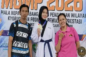 Siswi SMPN 1 Sukaraja Raih Podium Juara di Kejuaraan Taekwondo MGMP Bogor