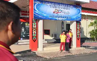 Polres Barito Selatan Rayakan HUT Bhayangkara ke-80 dengan Jalan Sehat dan Lomba Kebersamaan
