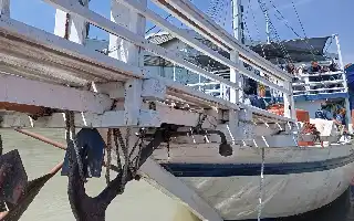 RS Kapal Ksatria Airlangga: Menembus Batas demi Kesehatan Warga Kepulauan Sumenep
