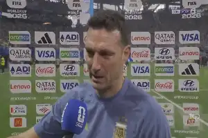 Drama Emosional di Piala Dunia: Lionel Scaloni Tak Mampu Bendung Haru Usai Argentina Lolos Dramatis